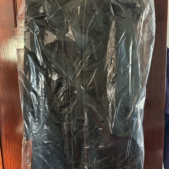 Mackage wool coat. Photo on model is not the actual jacket but sample photo. - Picture 13 of 16